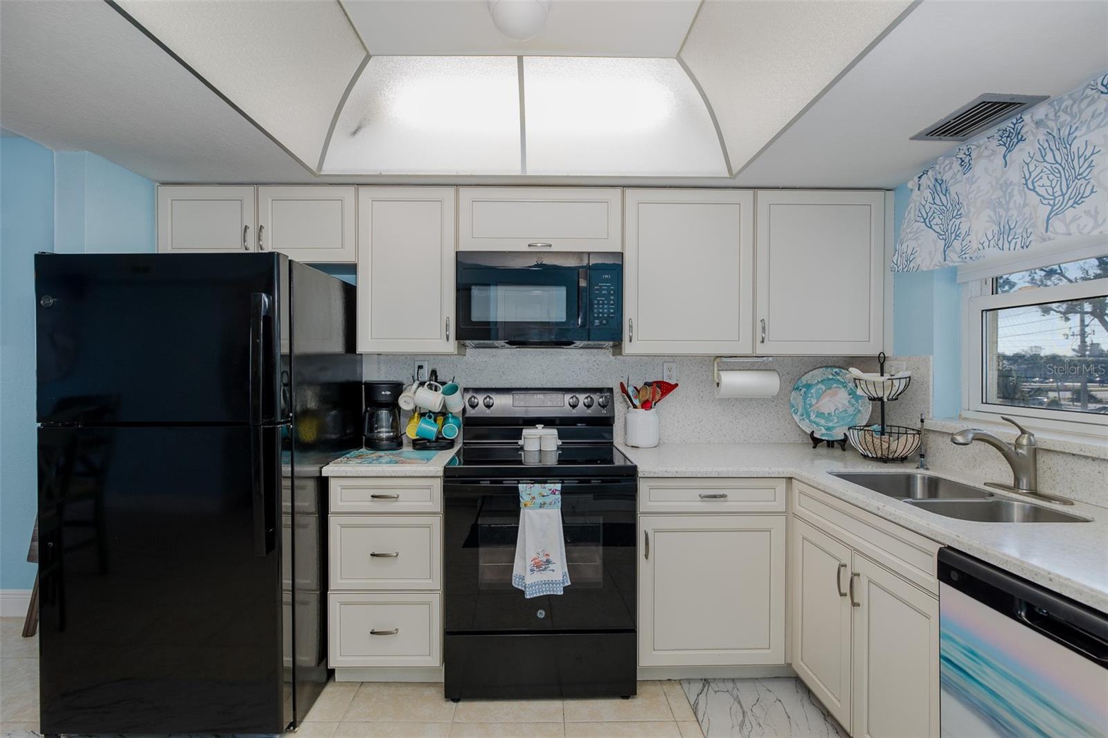 Image 6 of 43 For 4939 Floramar Terrace 312