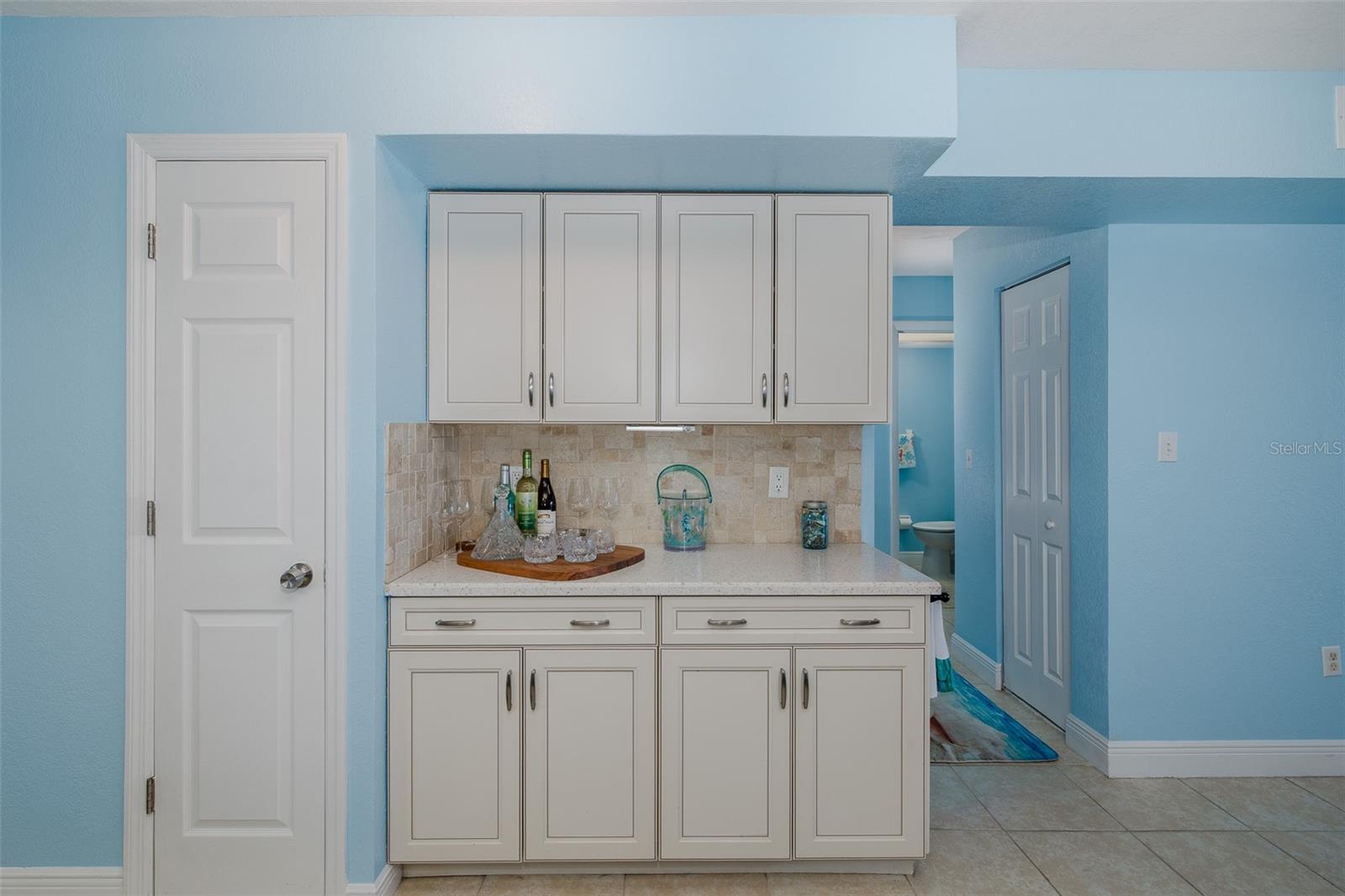 Image 8 of 43 For 4939 Floramar Terrace 312