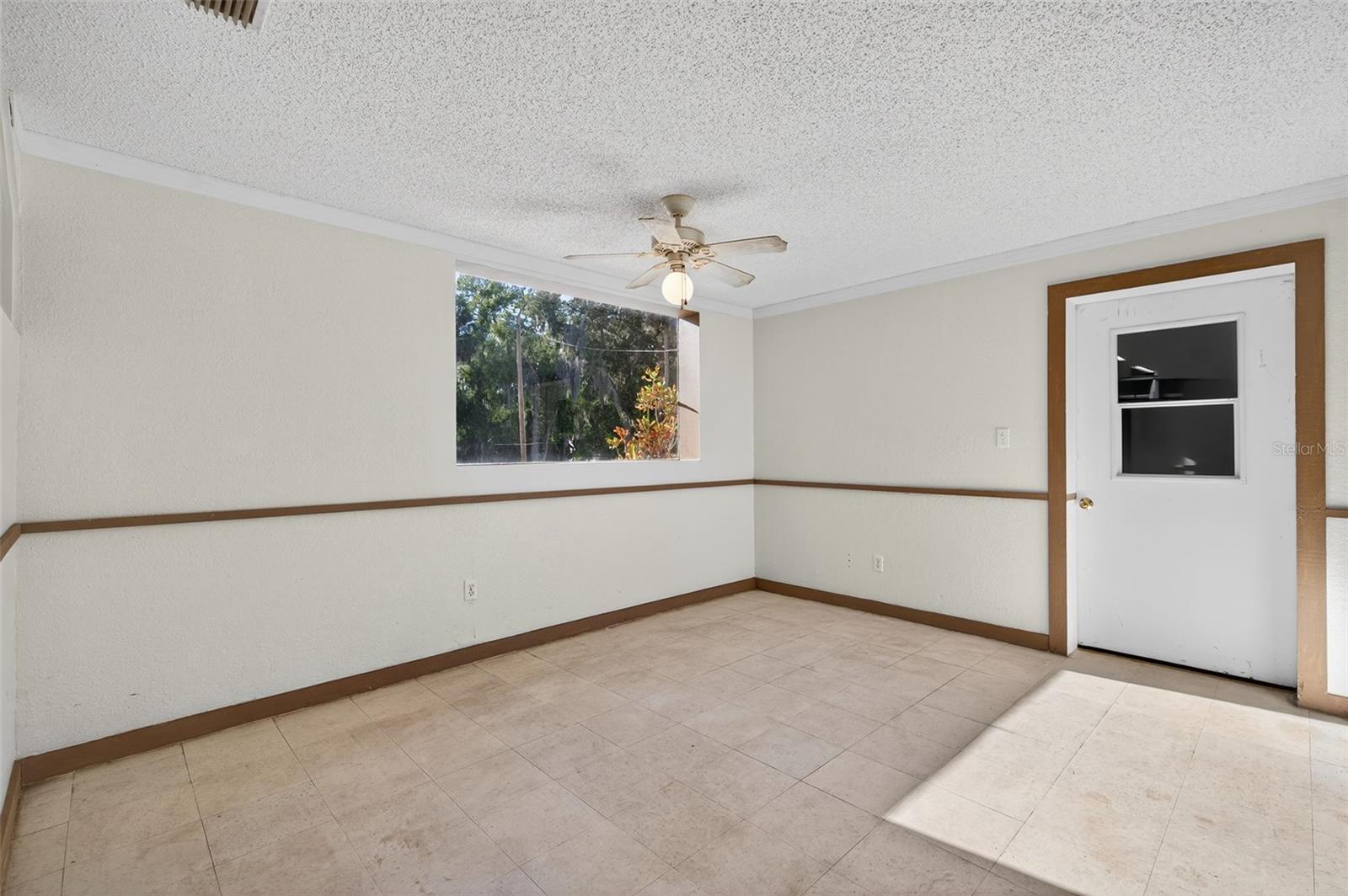 Image 16 of 83 For 6345 Lost Trail