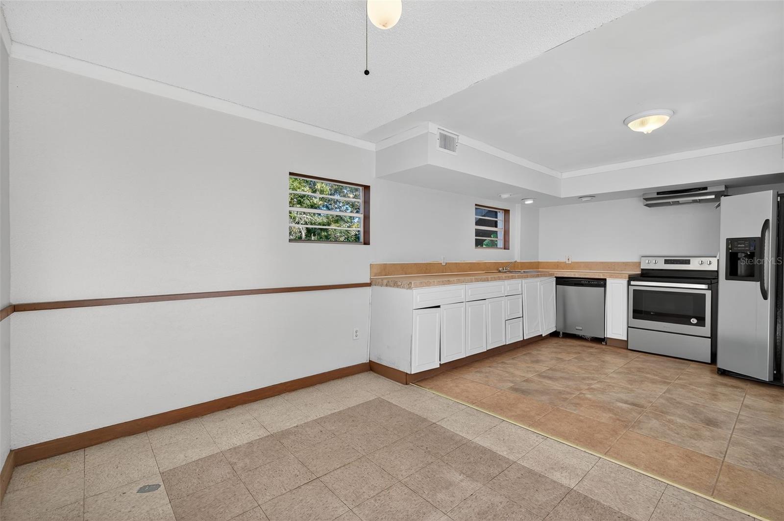 Image 18 of 83 For 6345 Lost Trail