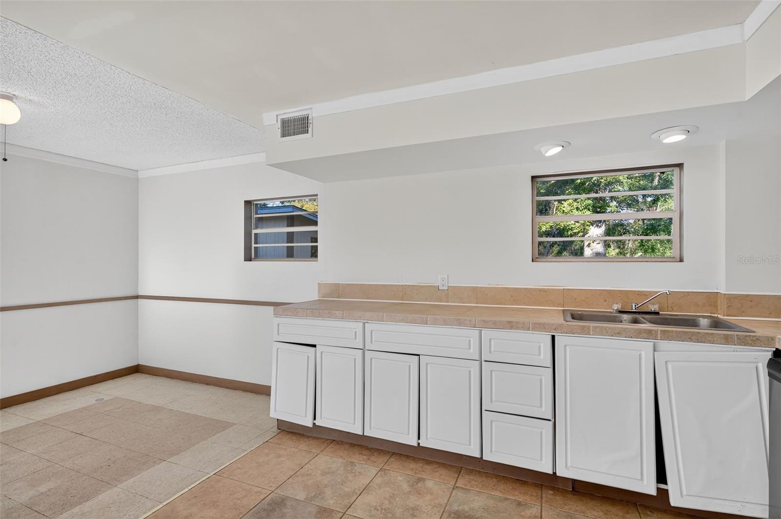 Image 25 of 83 For 6345 Lost Trail