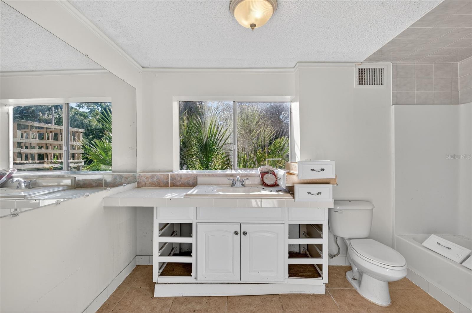 Image 33 of 83 For 6345 Lost Trail