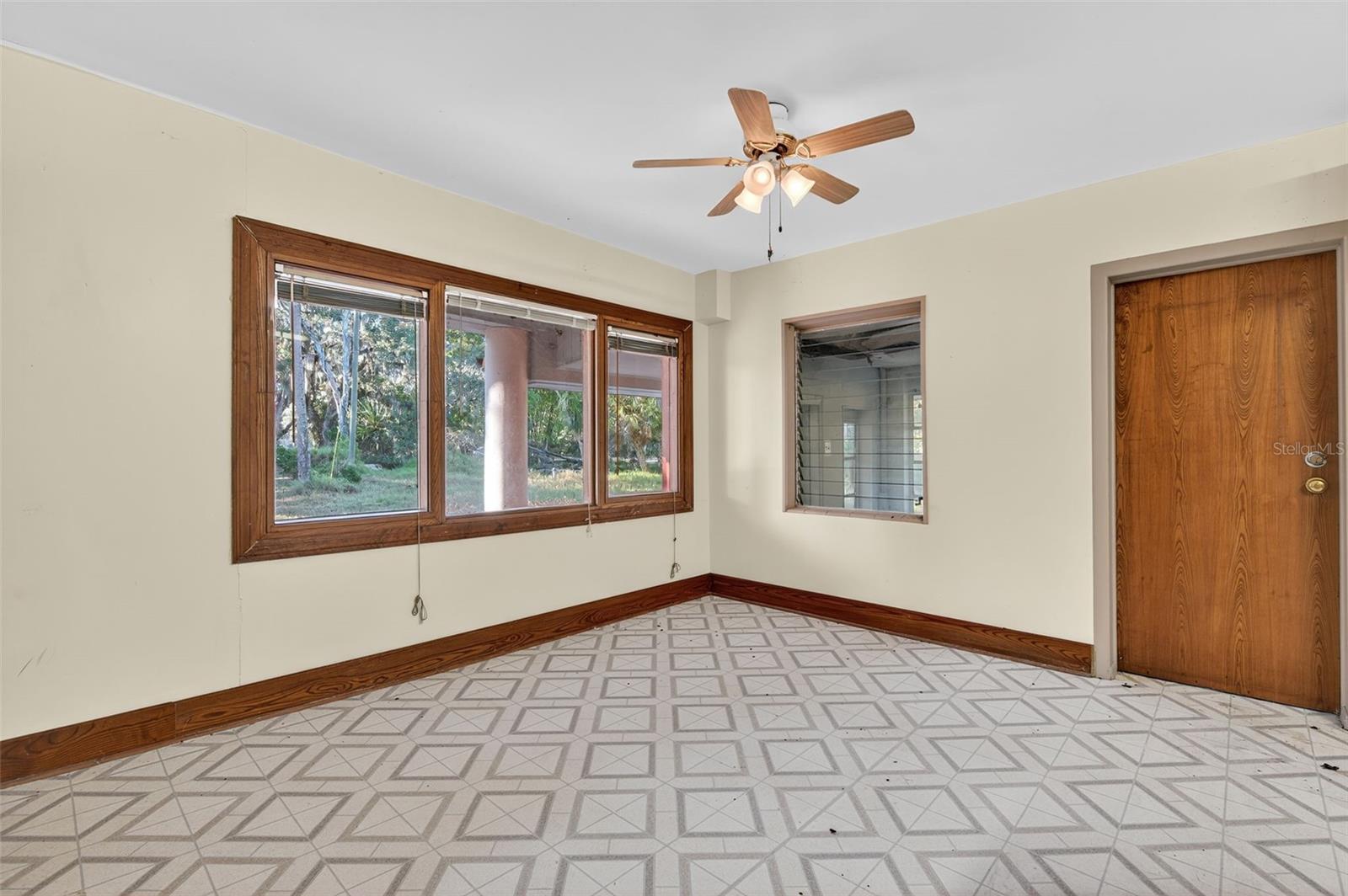 Image 15 of 56 For 6346 Lost Trail