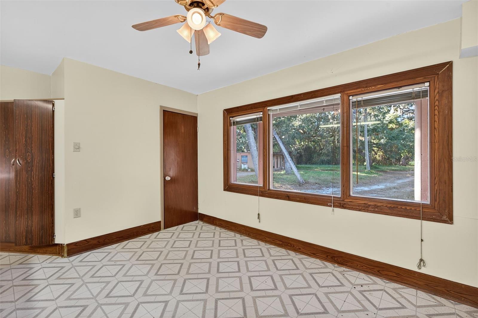 Image 17 of 56 For 6346 Lost Trail