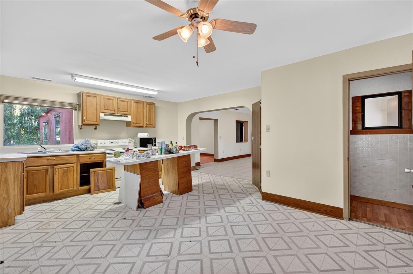 Image 18 of 56 For 6346 Lost Trail