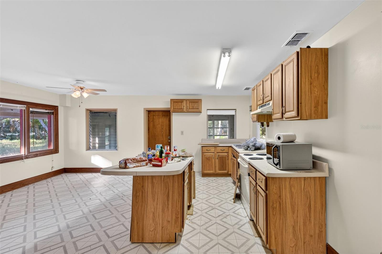 Image 24 of 56 For 6346 Lost Trail