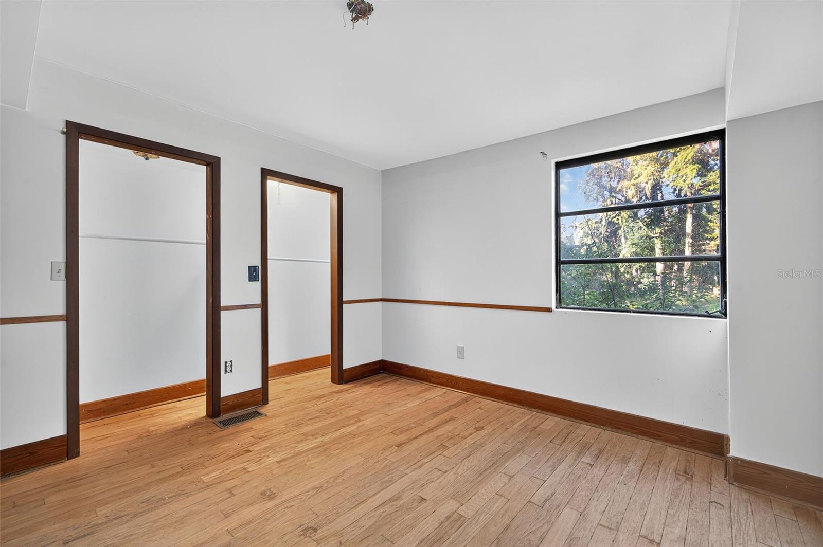 Image 30 of 56 For 6346 Lost Trail