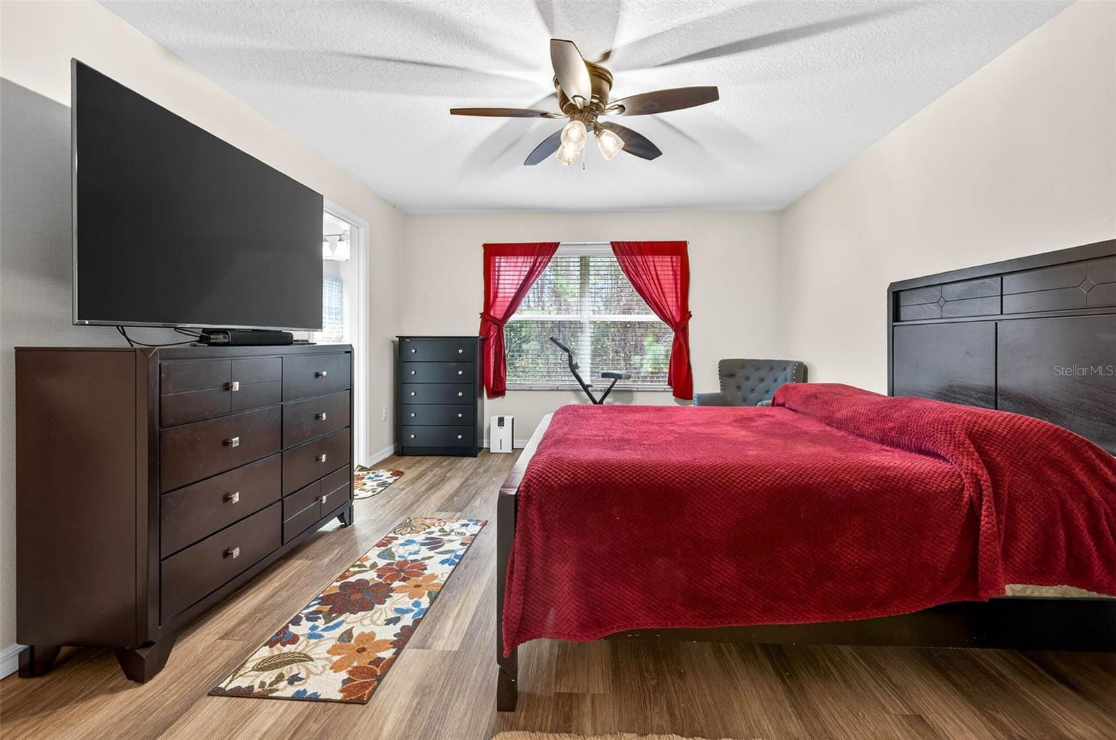 Image 32 of 49 For 12006 Greengate Drive