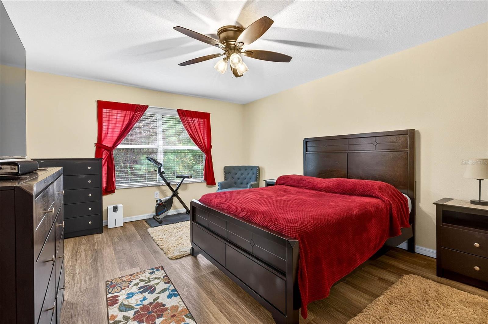 Image 33 of 49 For 12006 Greengate Drive