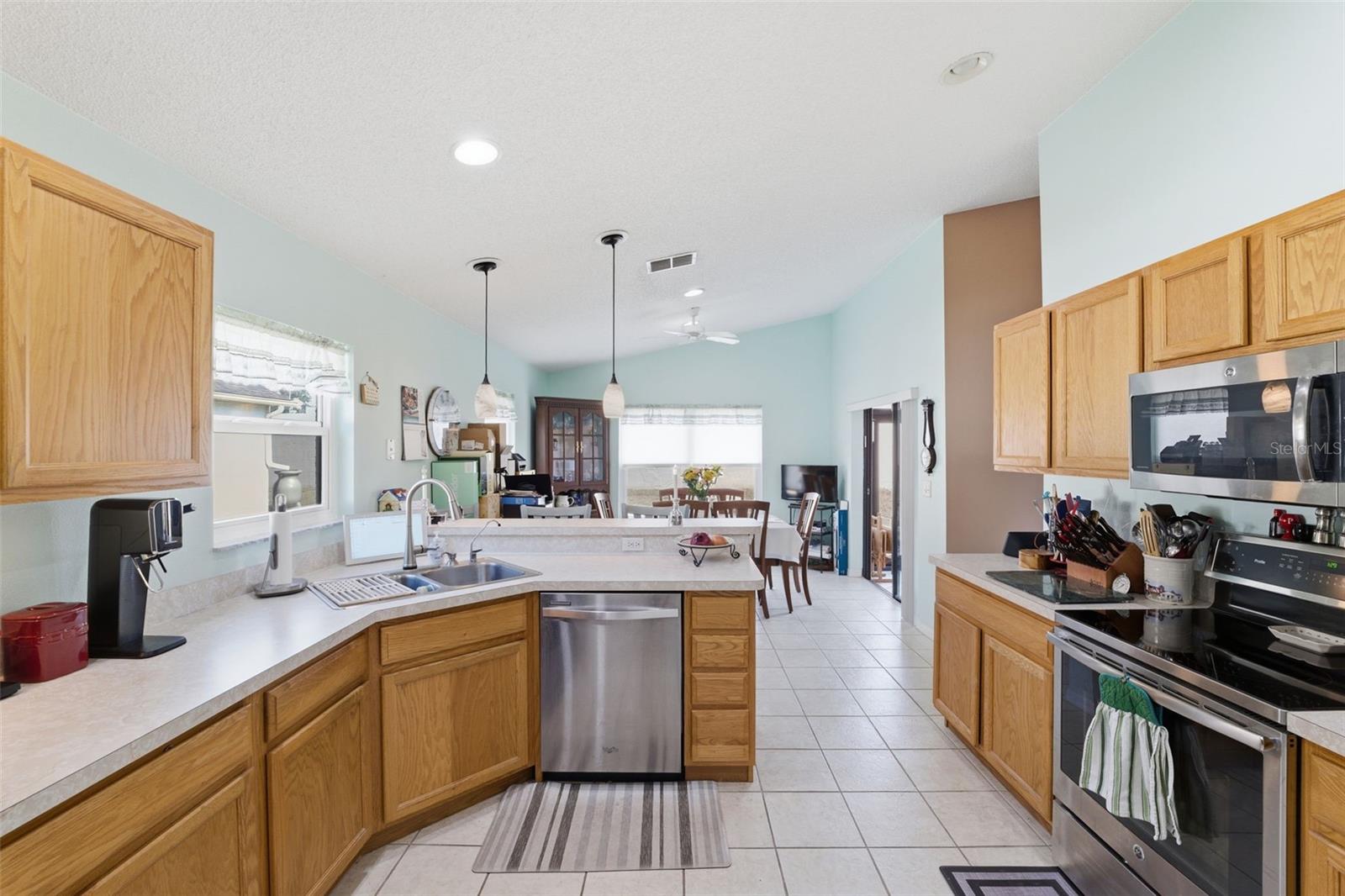 Image 13 of 39 For 13842 Greyhawk Court