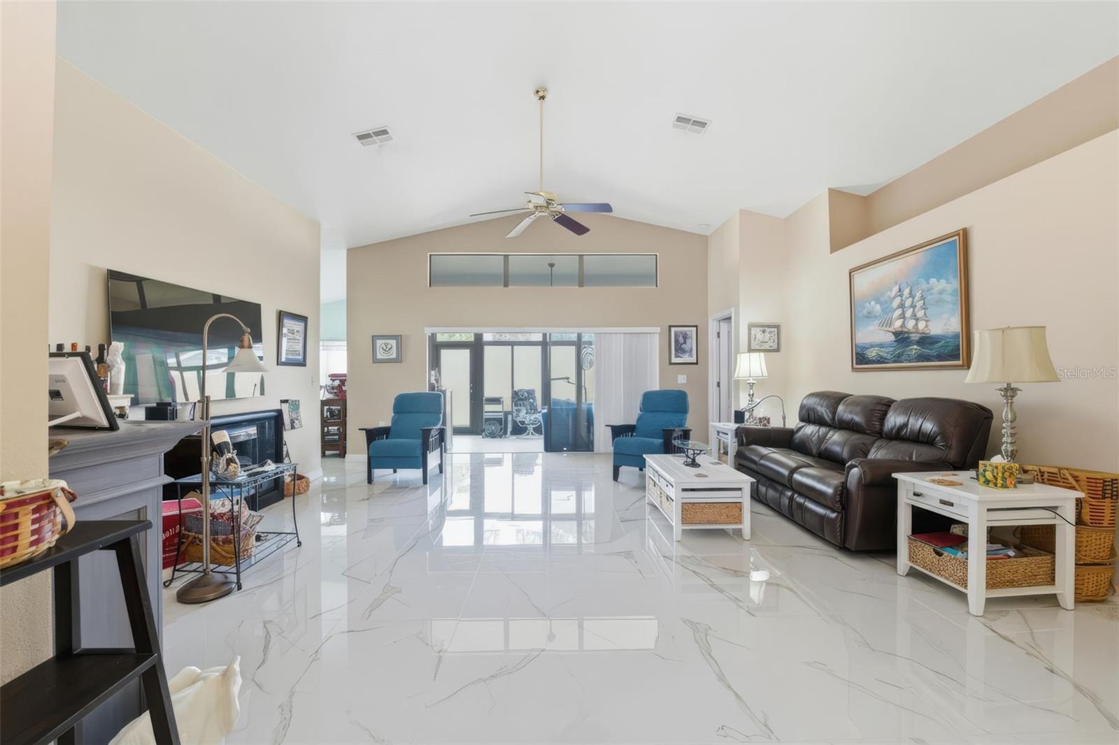 Image 6 of 39 For 13842 Greyhawk Court