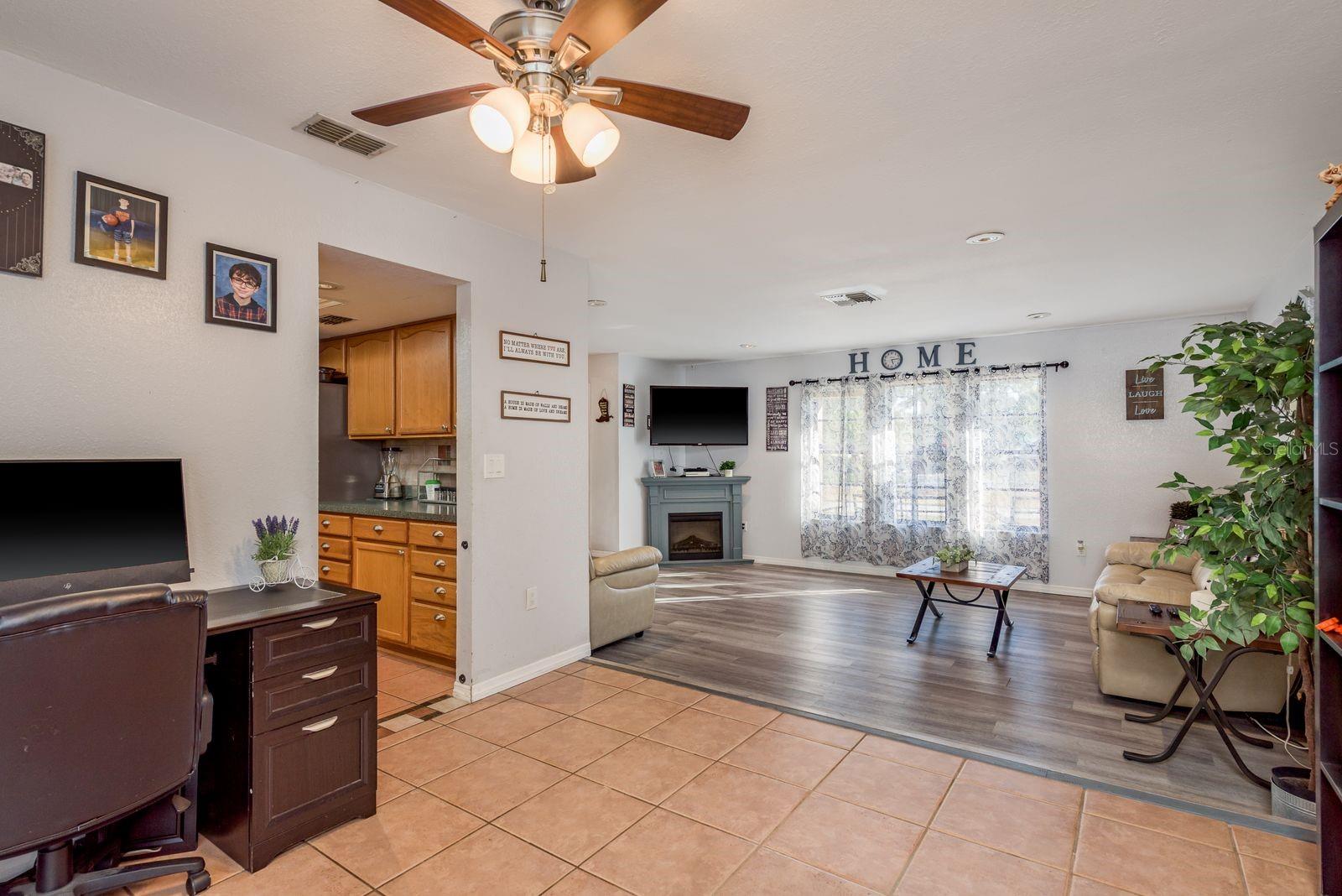 Listing photo id 9 for 7487 Alhambra Court