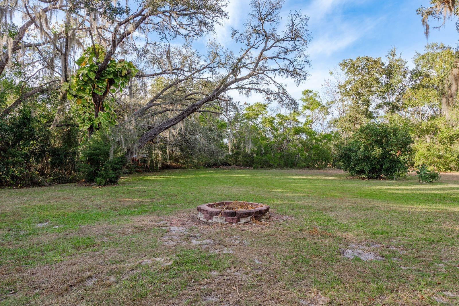 Listing photo id 41 for 7487 Alhambra Court