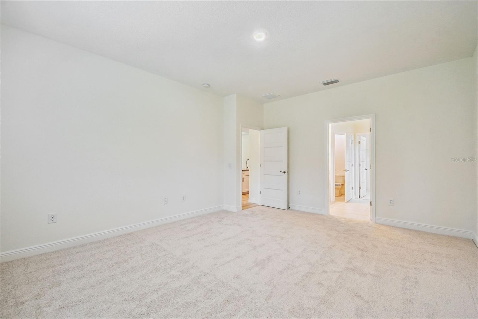 Image 26 of 38 For 11347 Striped Bass Court