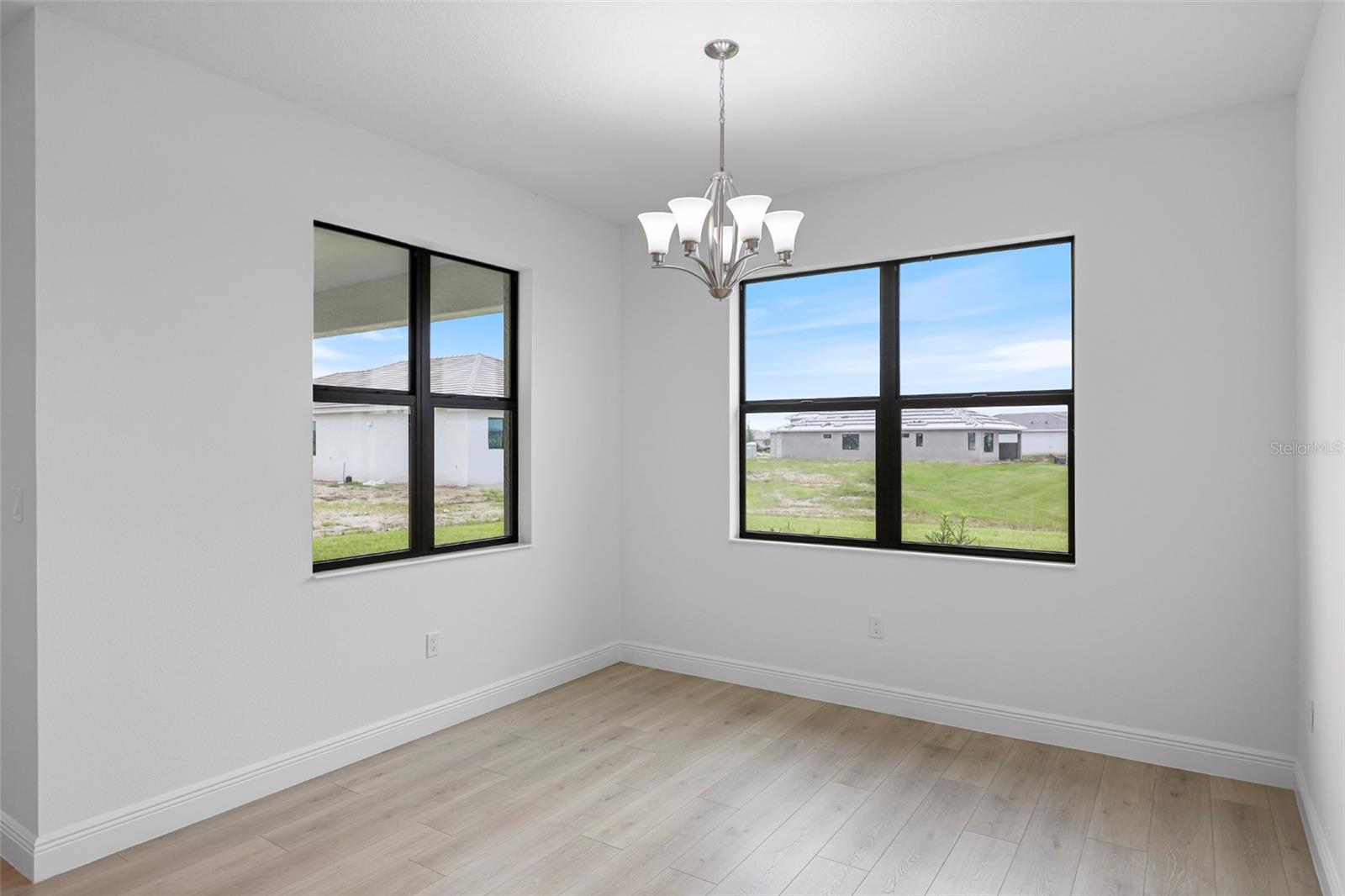 Image 33 of 72 For 18373 Rockport Place