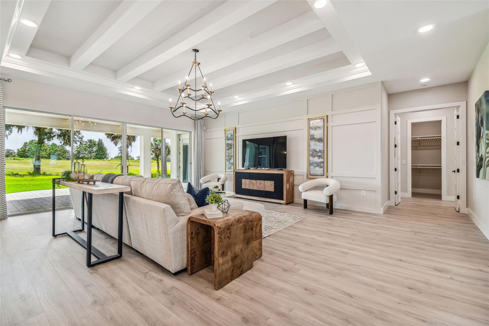 Image 15 of 100 For 6470 Summit View Drive