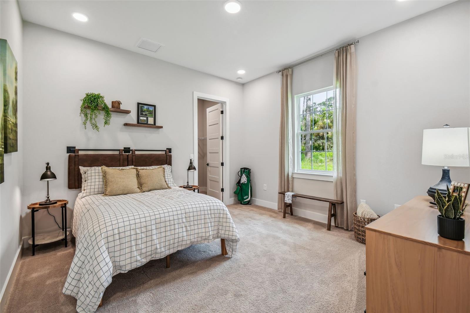 Image 39 of 100 For 6470 Summit View Drive