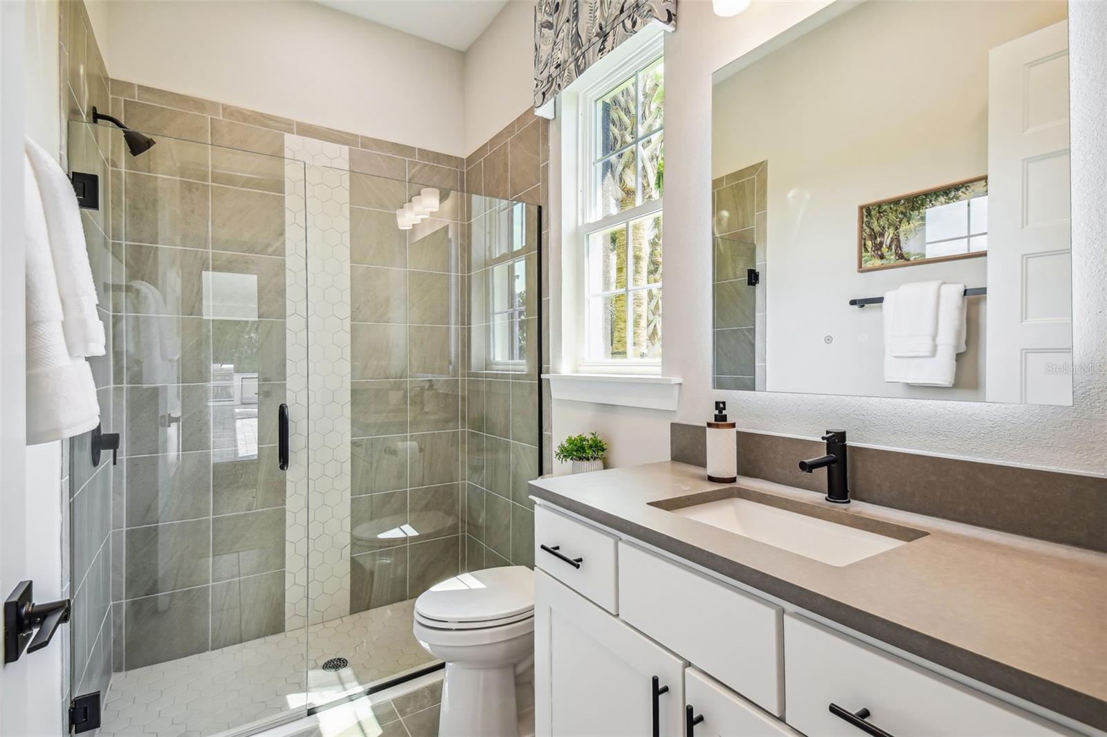 Image 41 of 100 For 6470 Summit View Drive