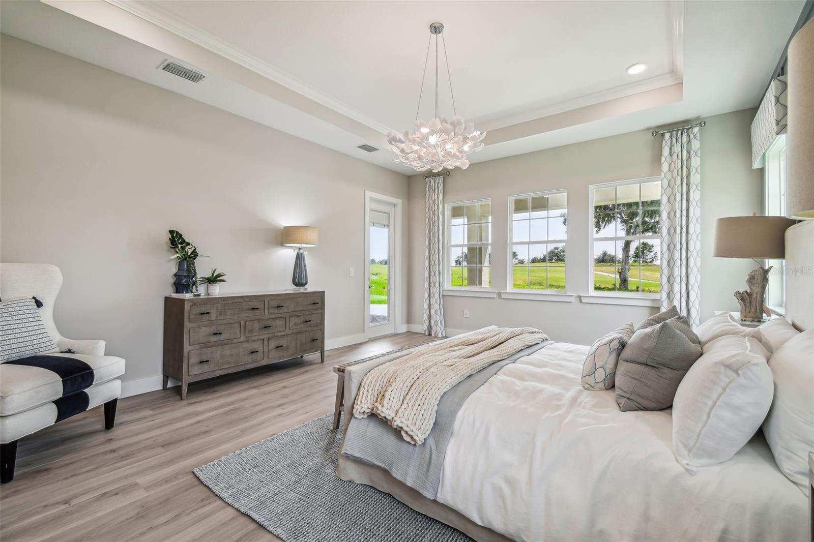 Image 60 of 100 For 6470 Summit View Drive