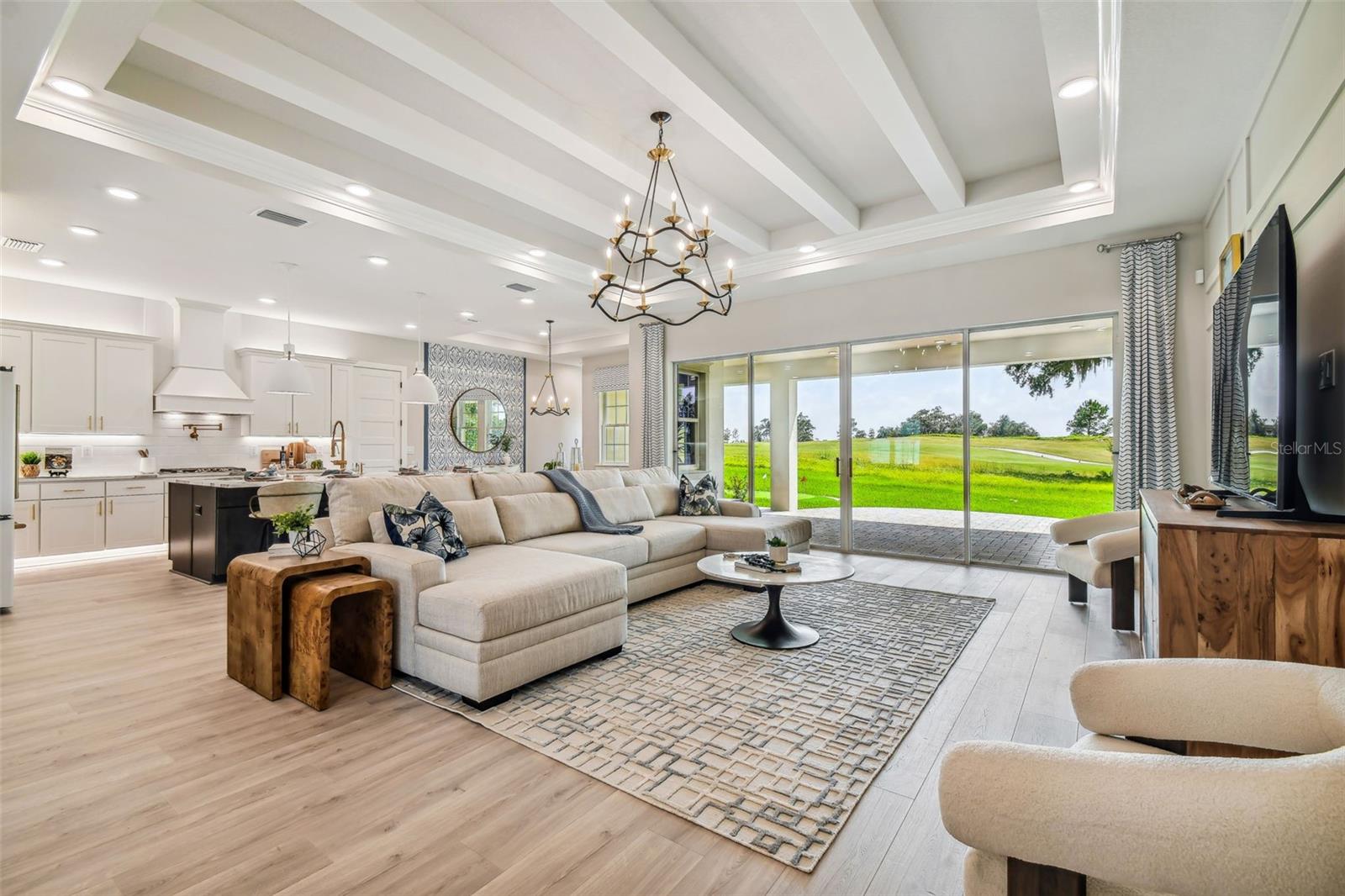 Image 9 of 100 For 6470 Summit View Drive