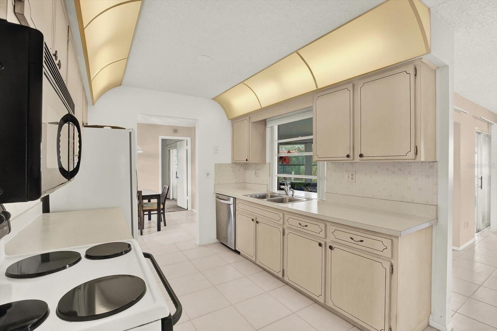 Image 13 of 36 For 720 Bowsprit Place