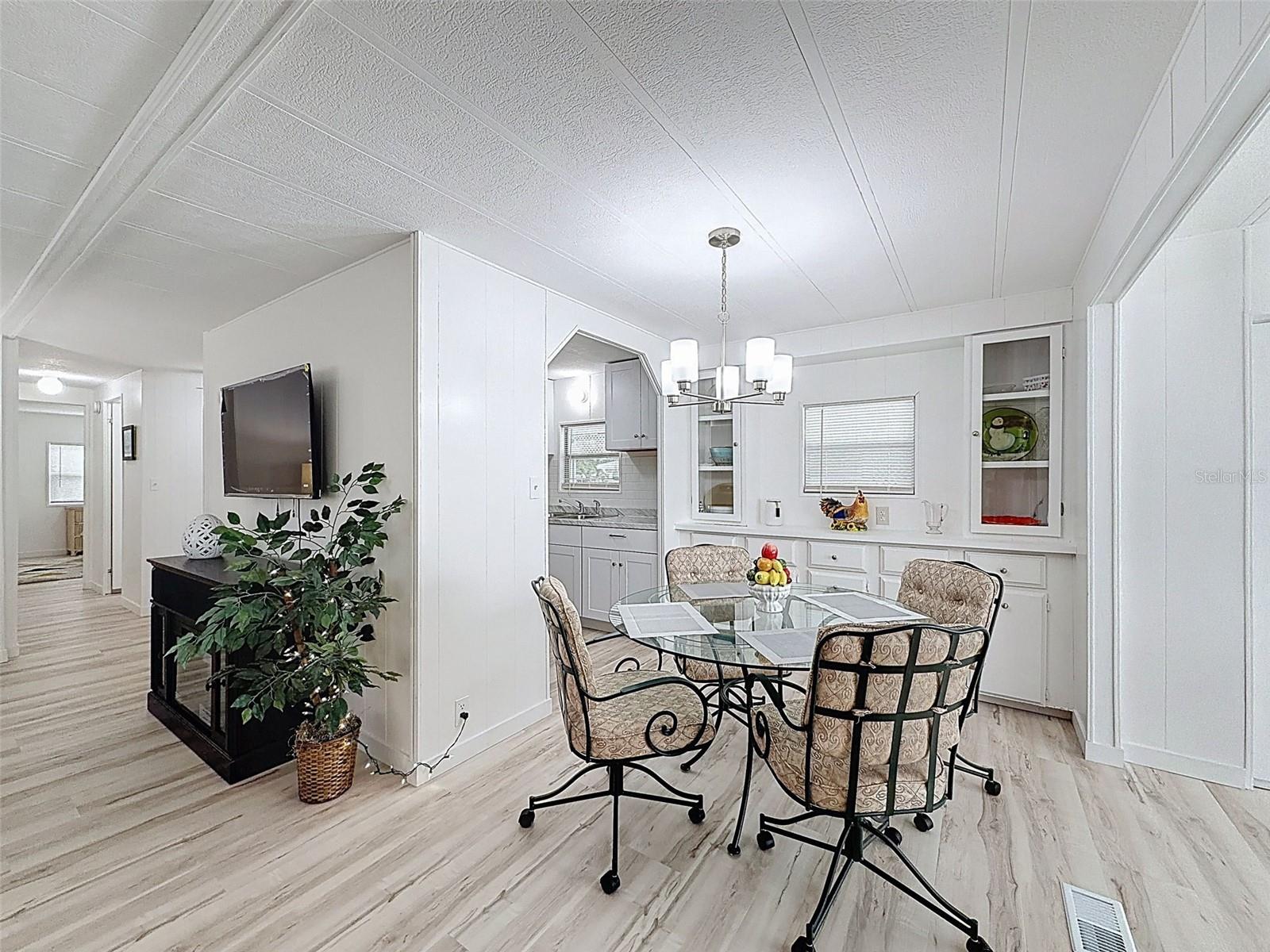 Image 12 of 31 For 12095 Walshwood Avenue