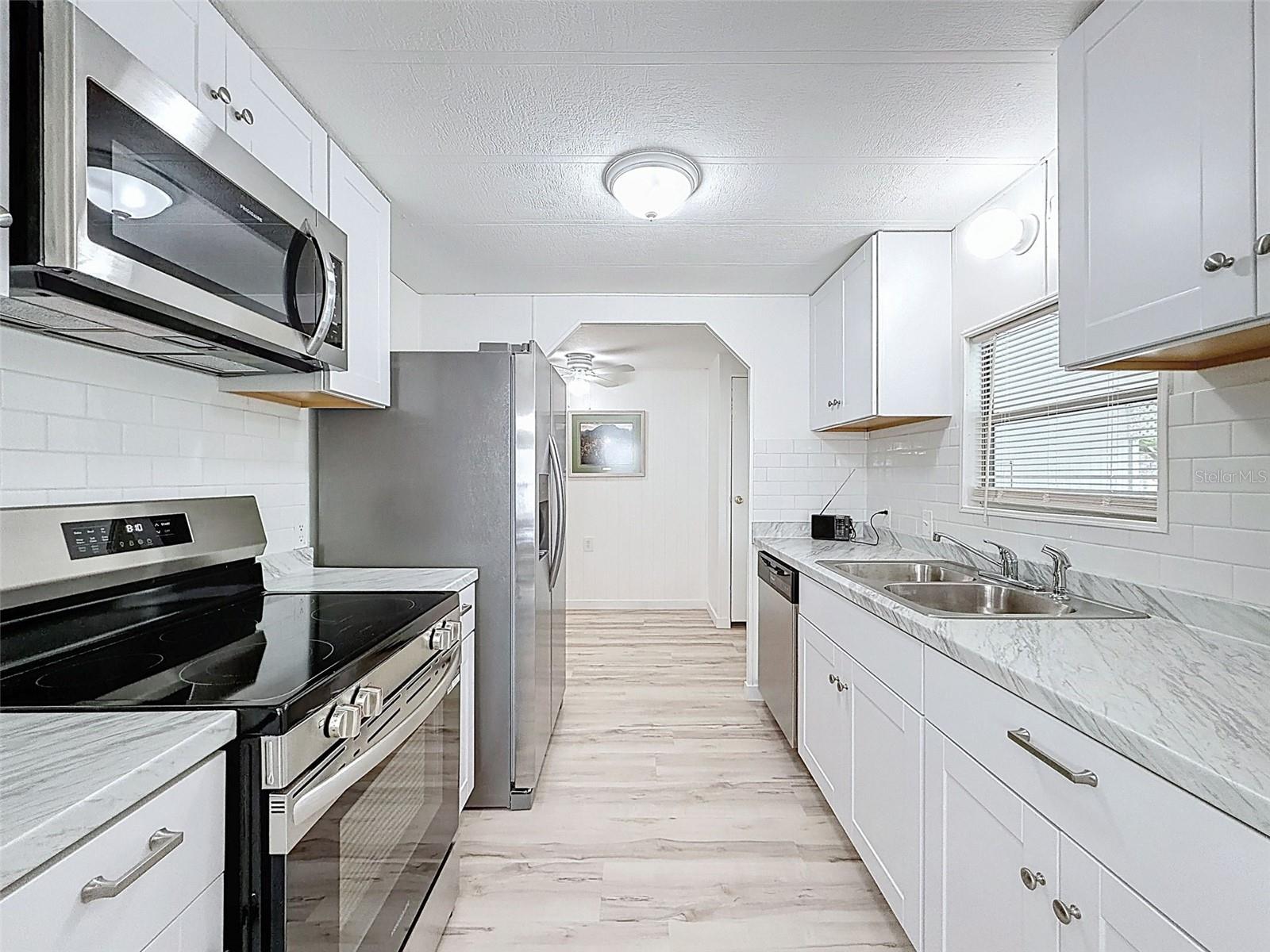 Image 13 of 31 For 12095 Walshwood Avenue