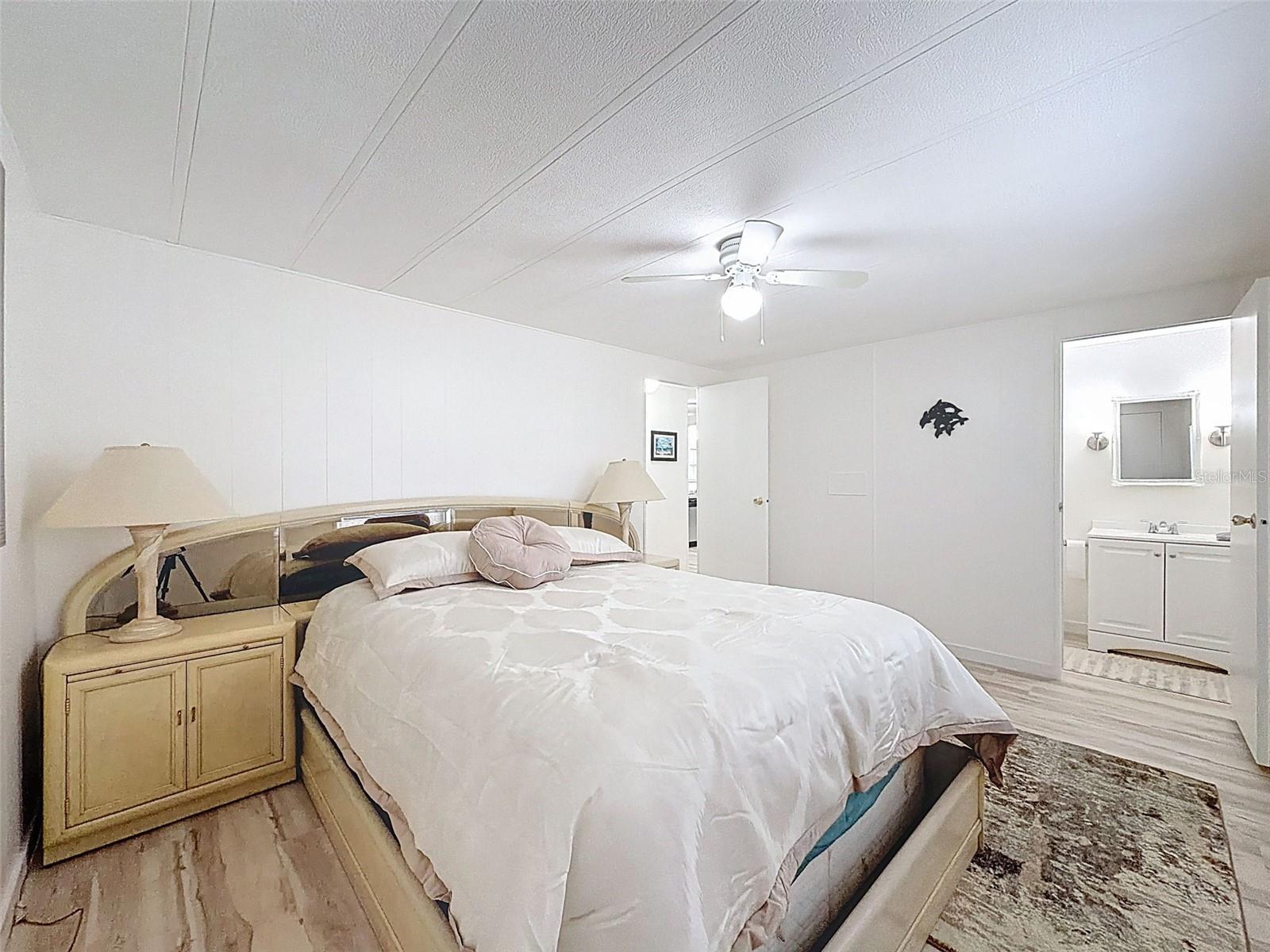 Image 17 of 31 For 12095 Walshwood Avenue