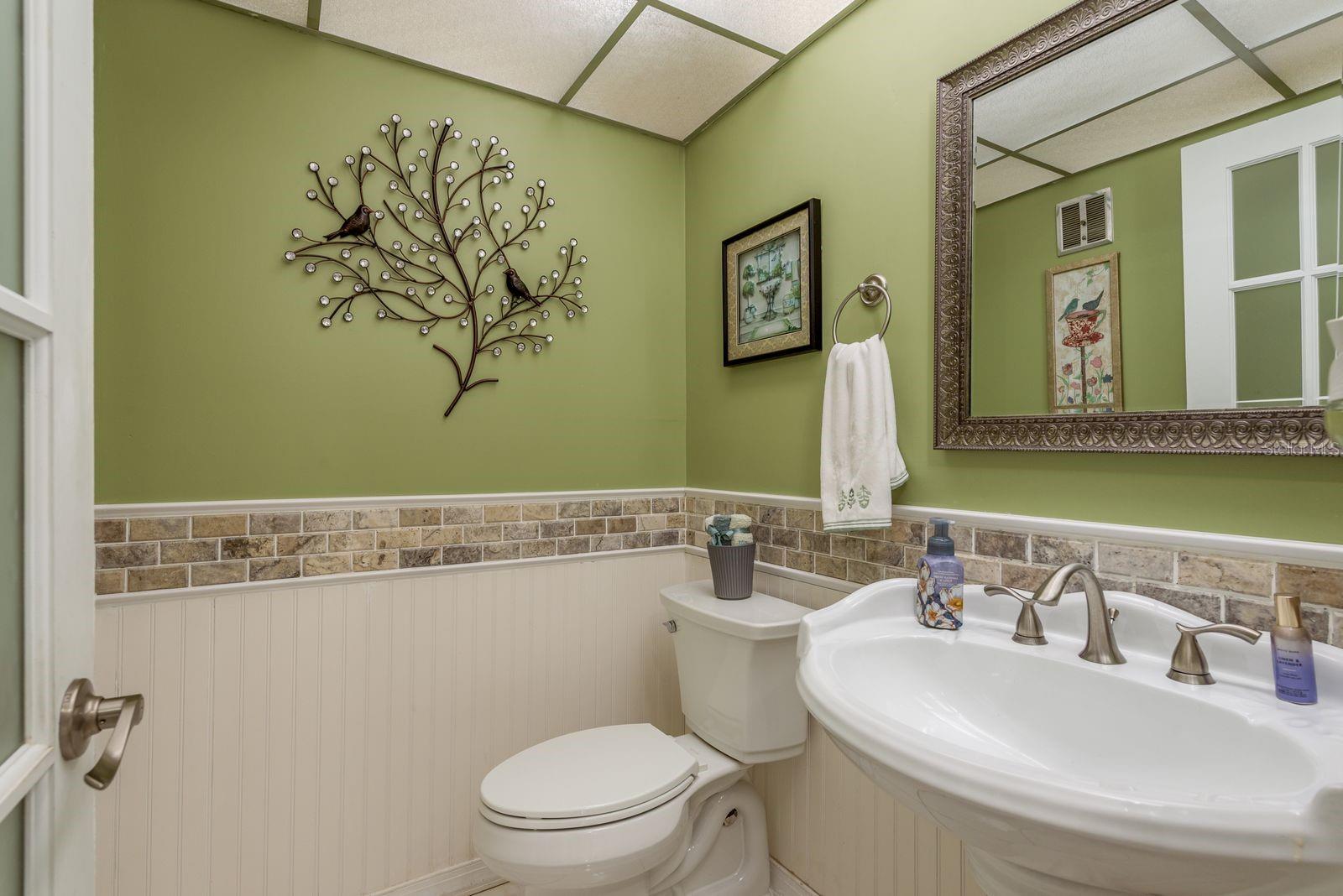 Image 14 of 32 For 19029 Us Highway 19 N 6-7