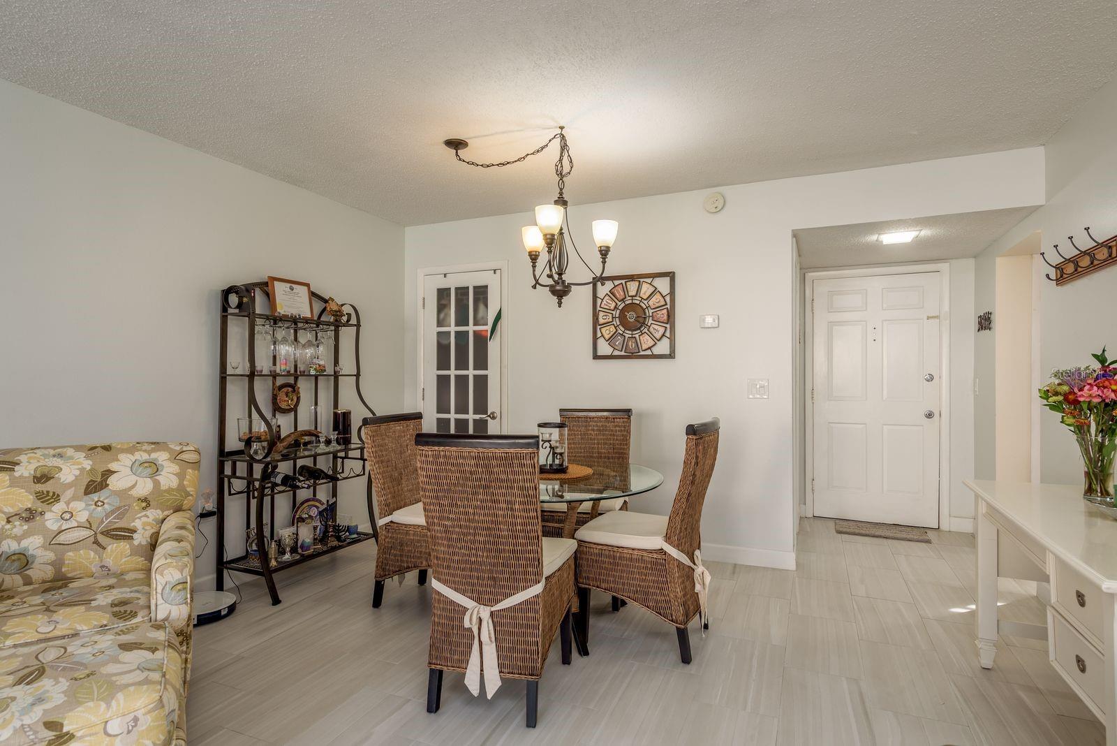 Image 9 of 32 For 19029 Us Highway 19 N 6-7