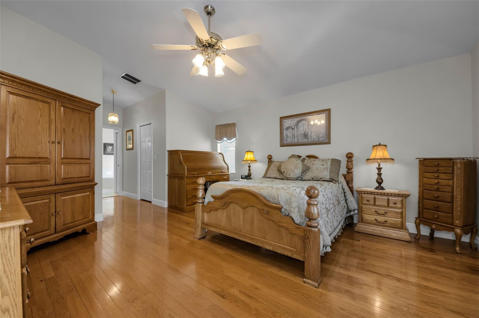 Image 14 of 54 For 1860 Kinsmere Drive