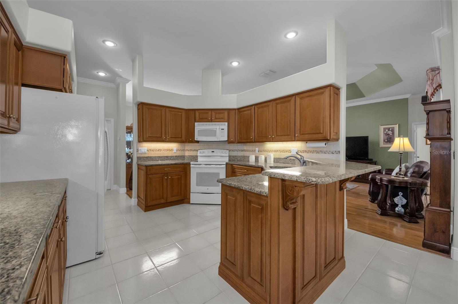 Image 22 of 54 For 1860 Kinsmere Drive