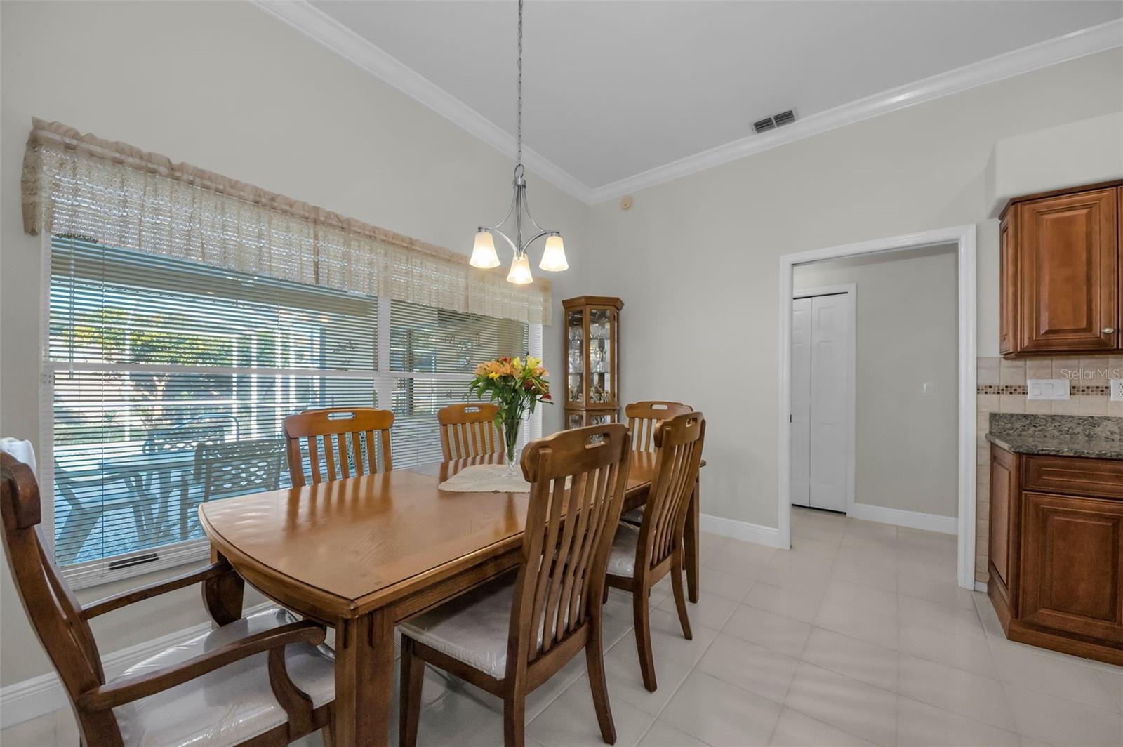 Image 24 of 54 For 1860 Kinsmere Drive