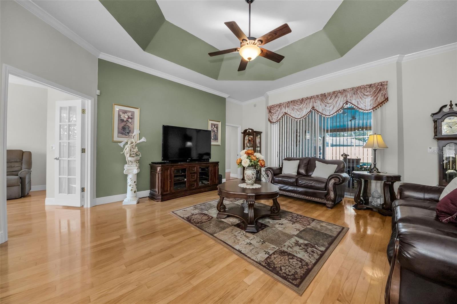 Image 6 of 54 For 1860 Kinsmere Drive