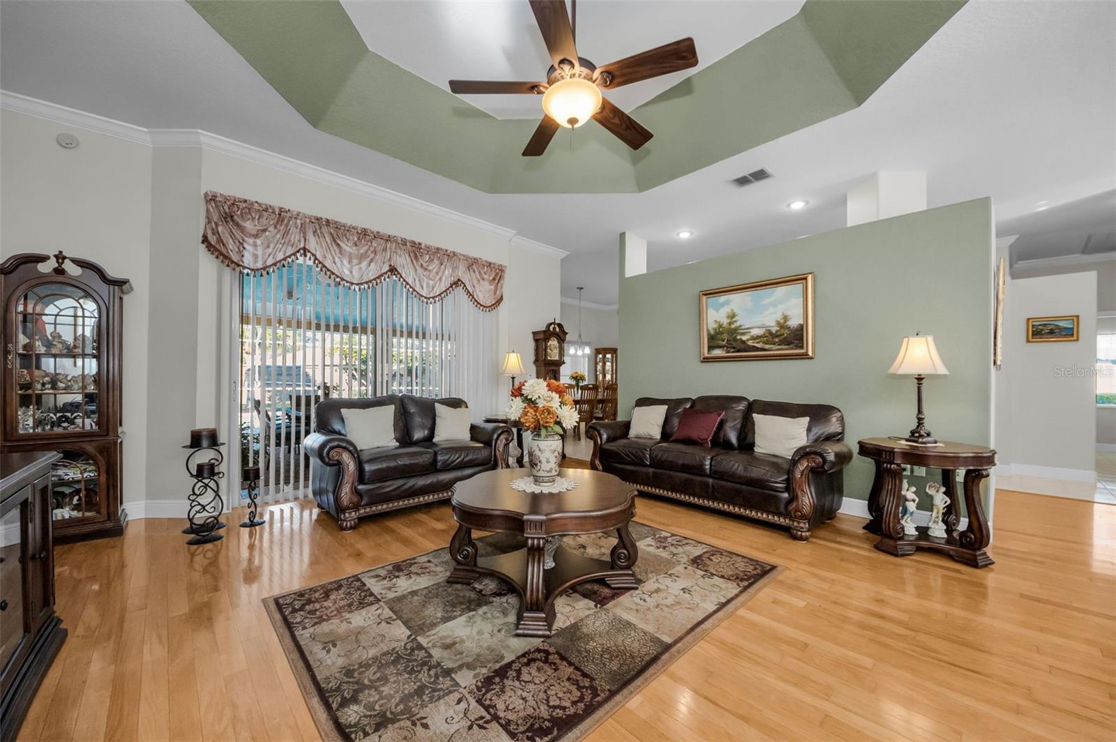 Image 7 of 54 For 1860 Kinsmere Drive