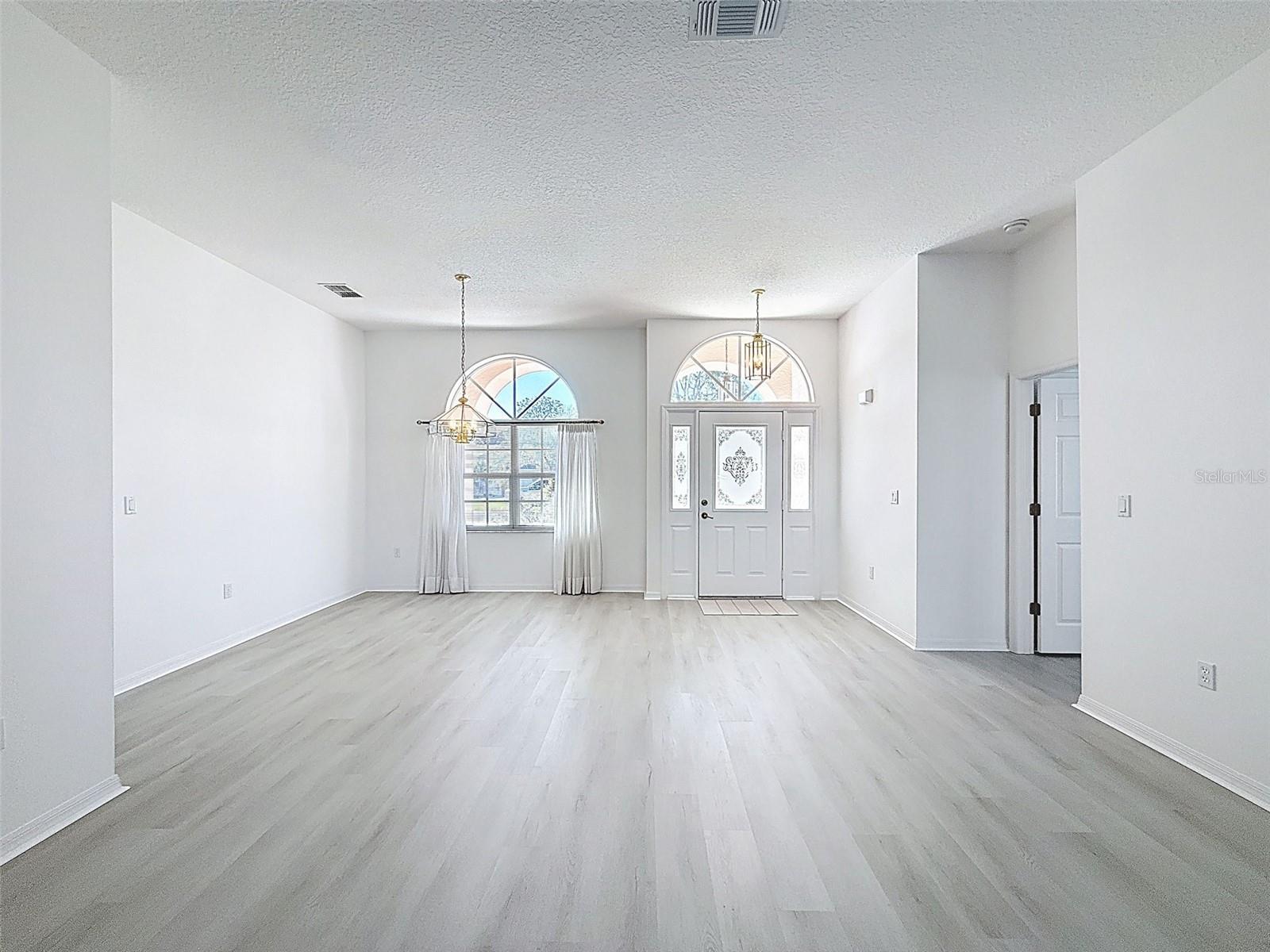 Image 12 of 57 For 11345 Long Hill Court