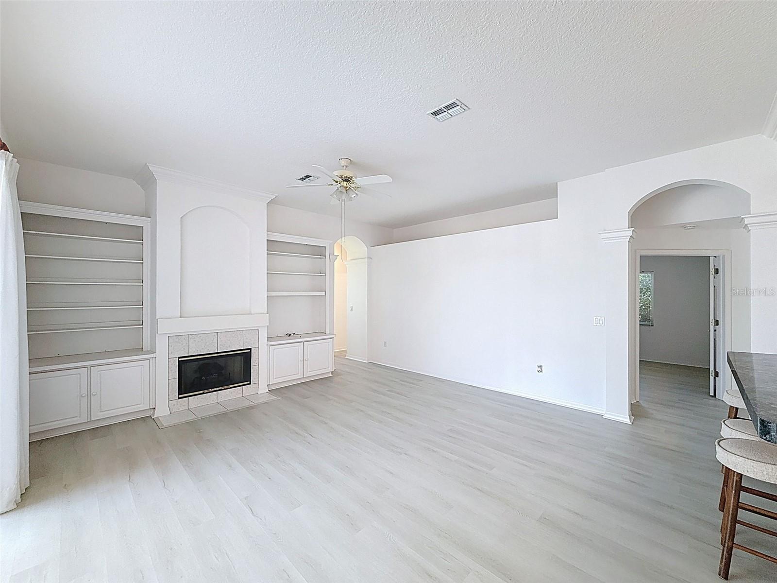 Image 31 of 57 For 11345 Long Hill Court