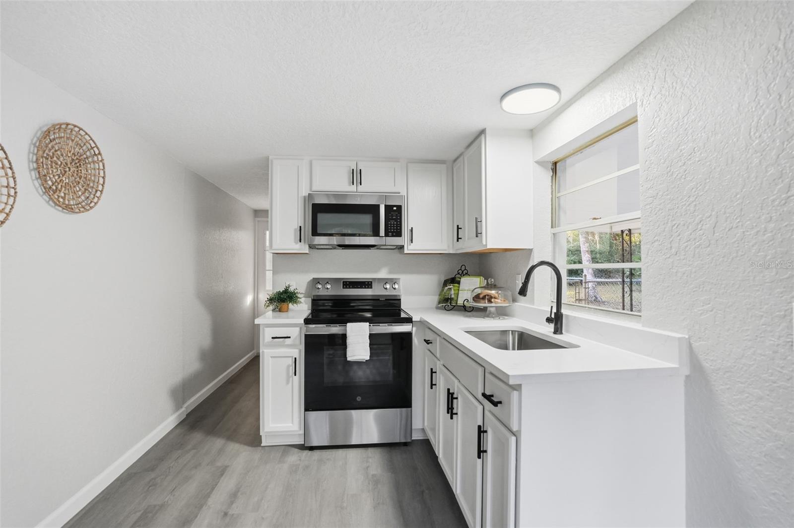 Image 10 of 23 For 10308 Mallard Lane