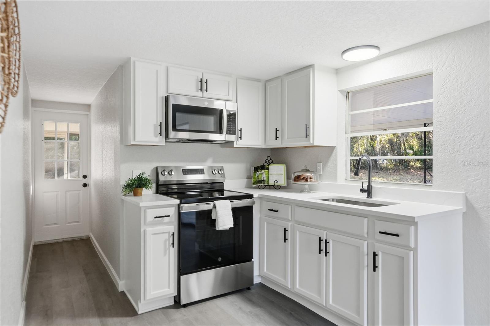 Image 3 of 23 For 10308 Mallard Lane