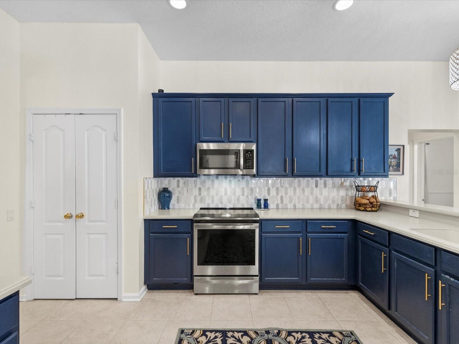 Image 22 of 100 For 26249 Sword Dancer Drive