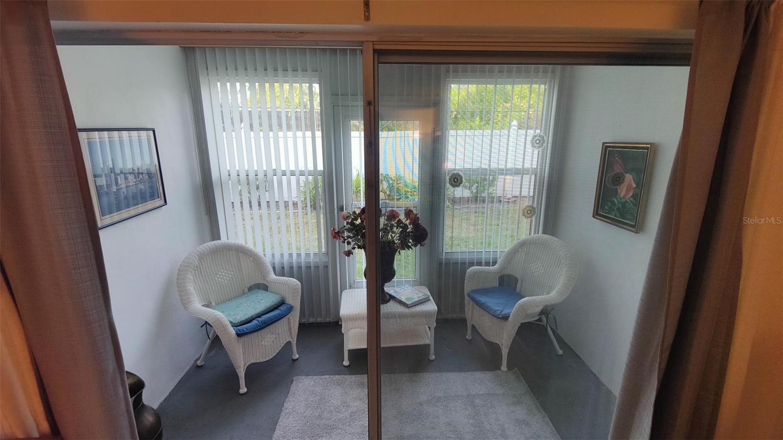 Image 14 of 16 For 952 Virginia Street 103