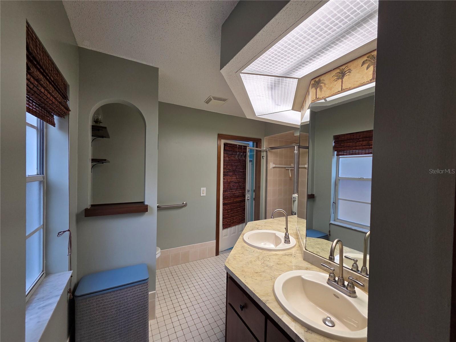 Image 20 of 28 For 7605 Landmark Drive