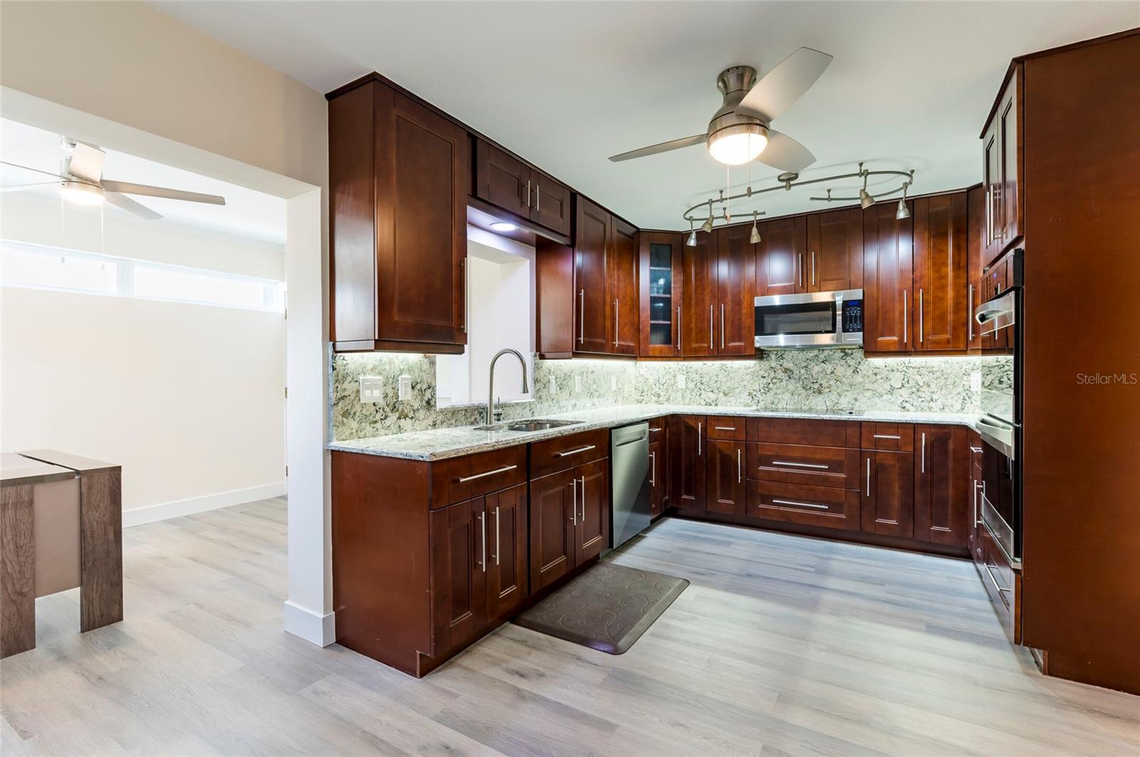 Image 18 of 35 For 1050 Rafael Boulevard Ne 1