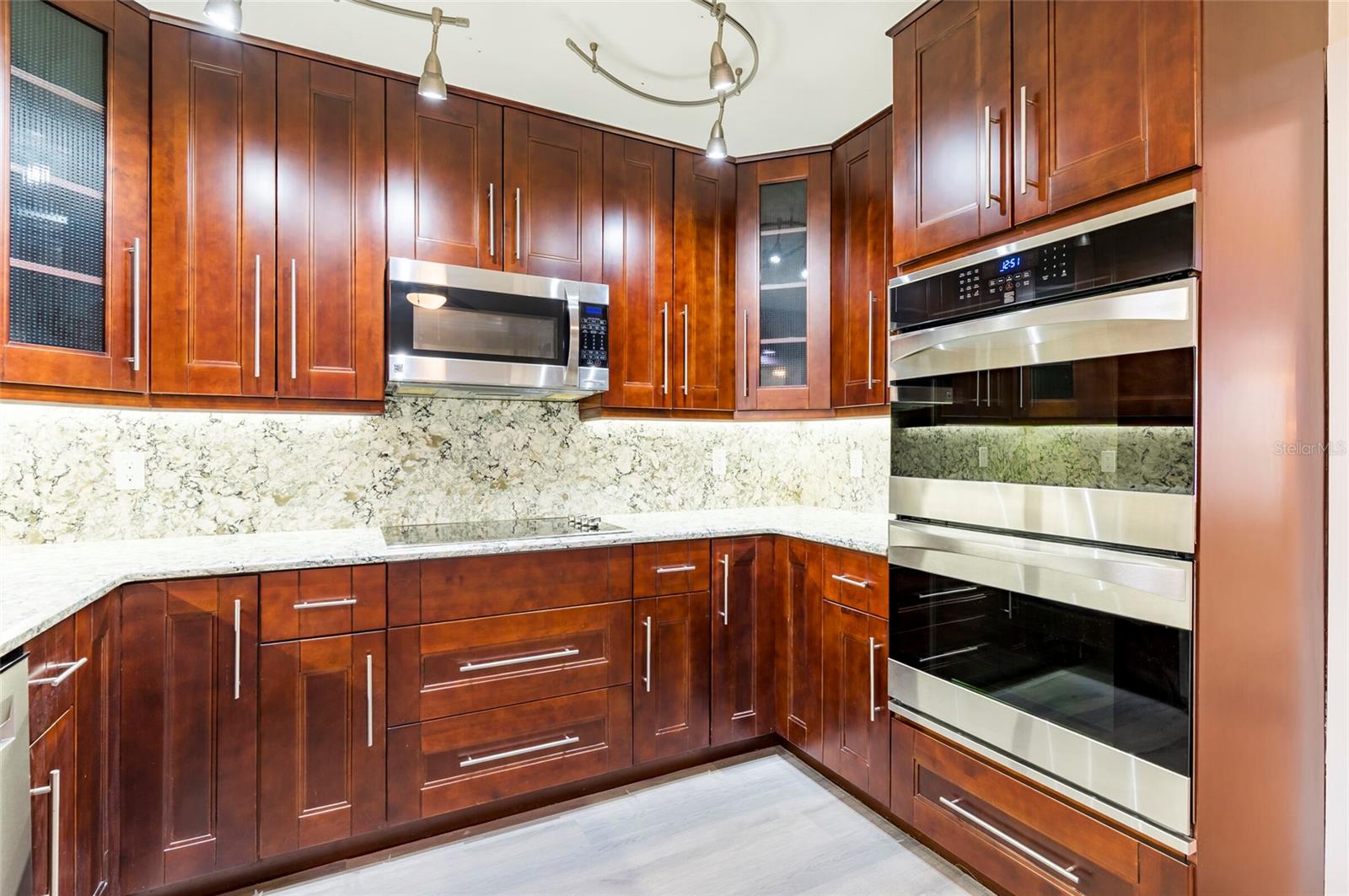 Image 21 of 35 For 1050 Rafael Boulevard Ne 1