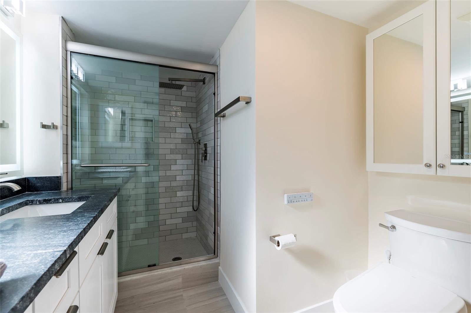 Image 31 of 35 For 1050 Rafael Boulevard Ne 1