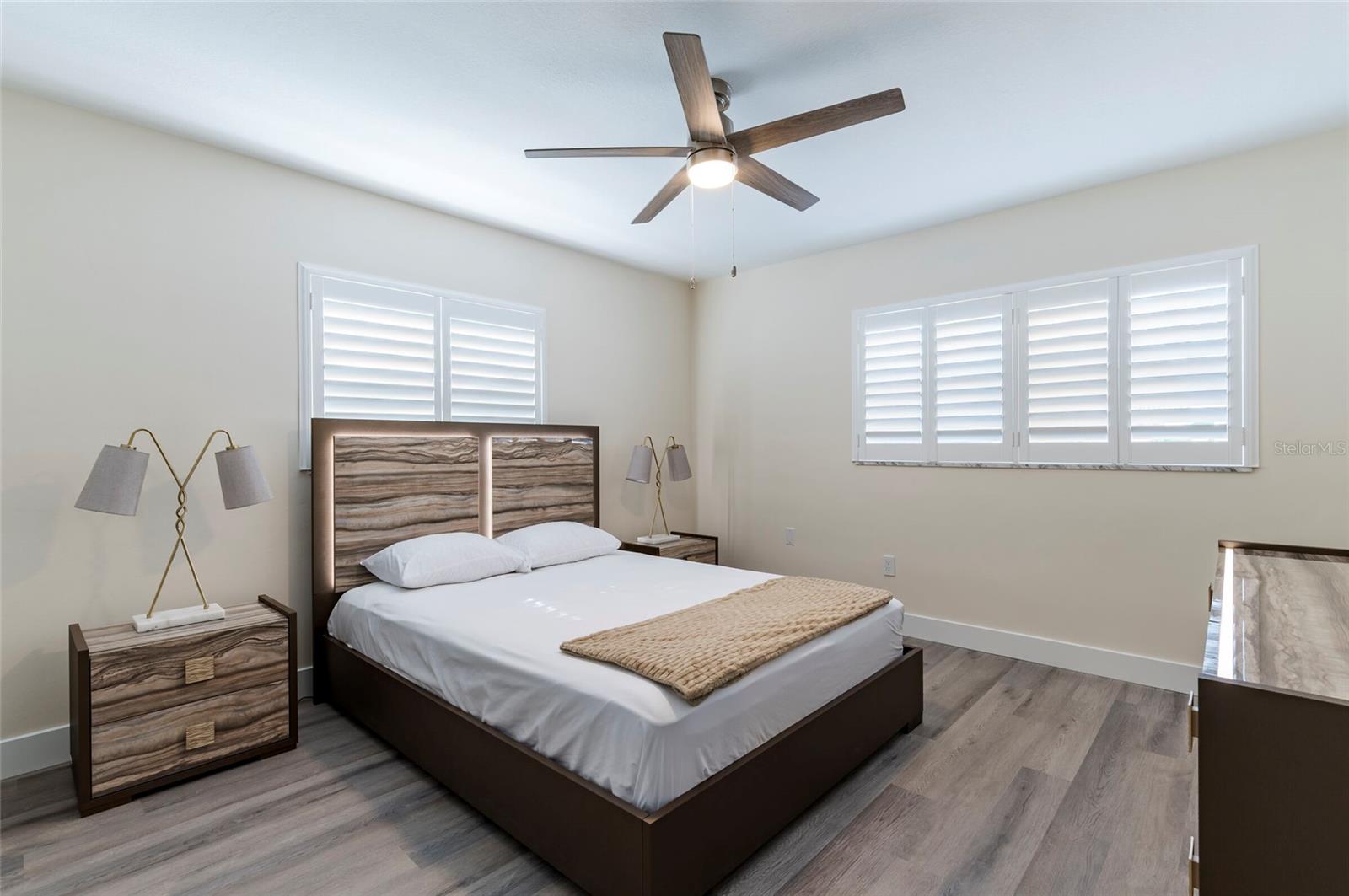 Image 32 of 35 For 1050 Rafael Boulevard Ne 1