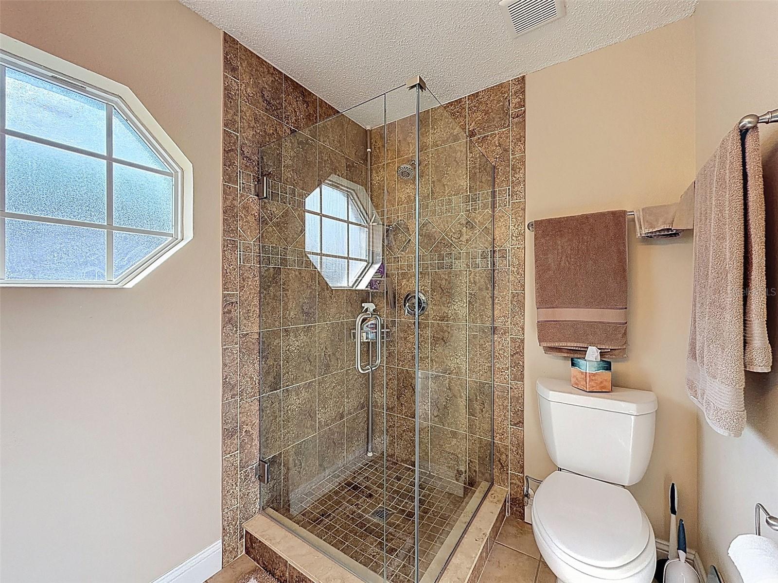 Listing photo id 16 for 2370 Bonkirk Avenue