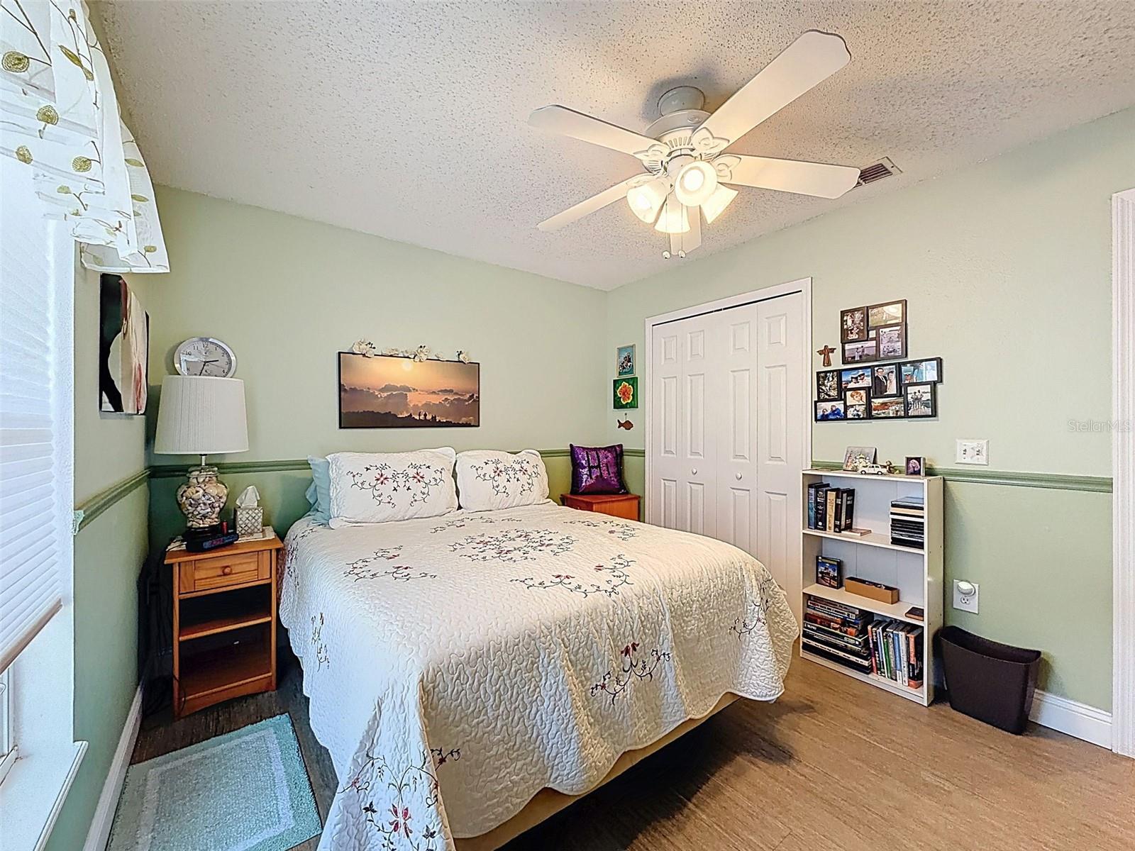 Listing photo id 18 for 2370 Bonkirk Avenue