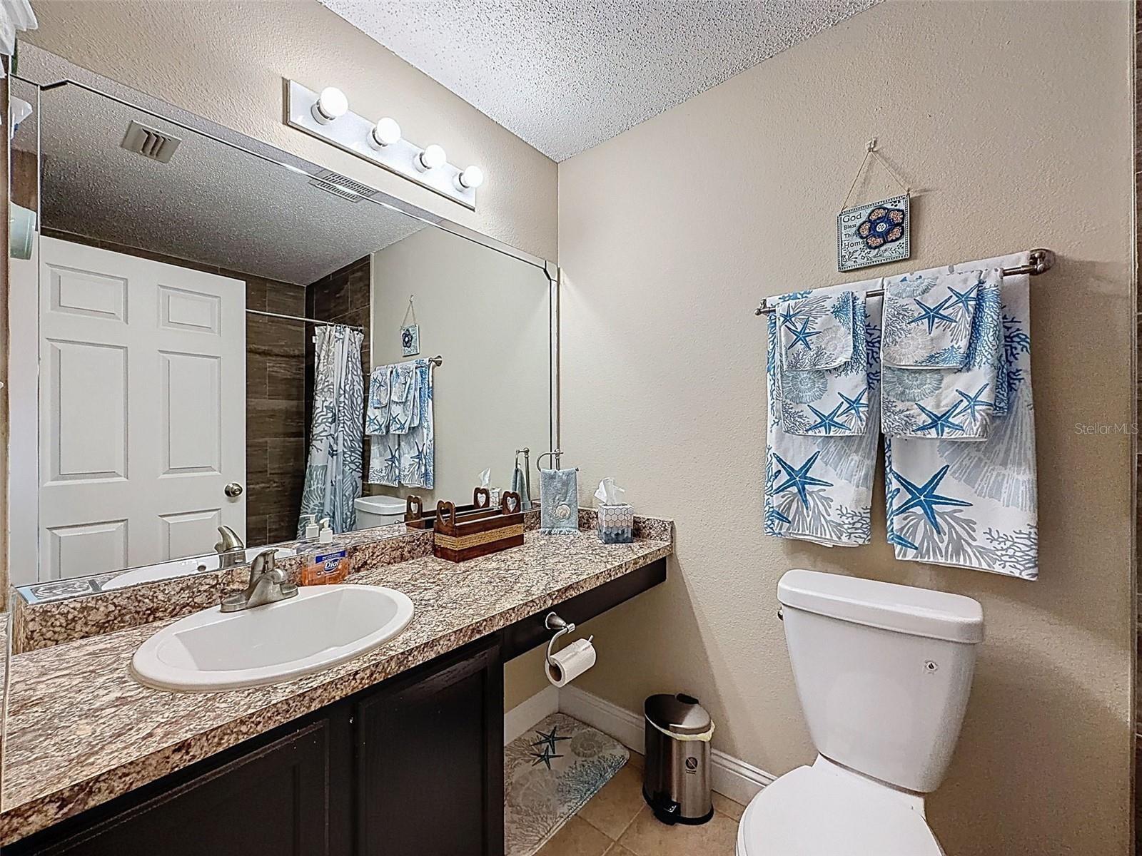 Listing photo id 20 for 2370 Bonkirk Avenue