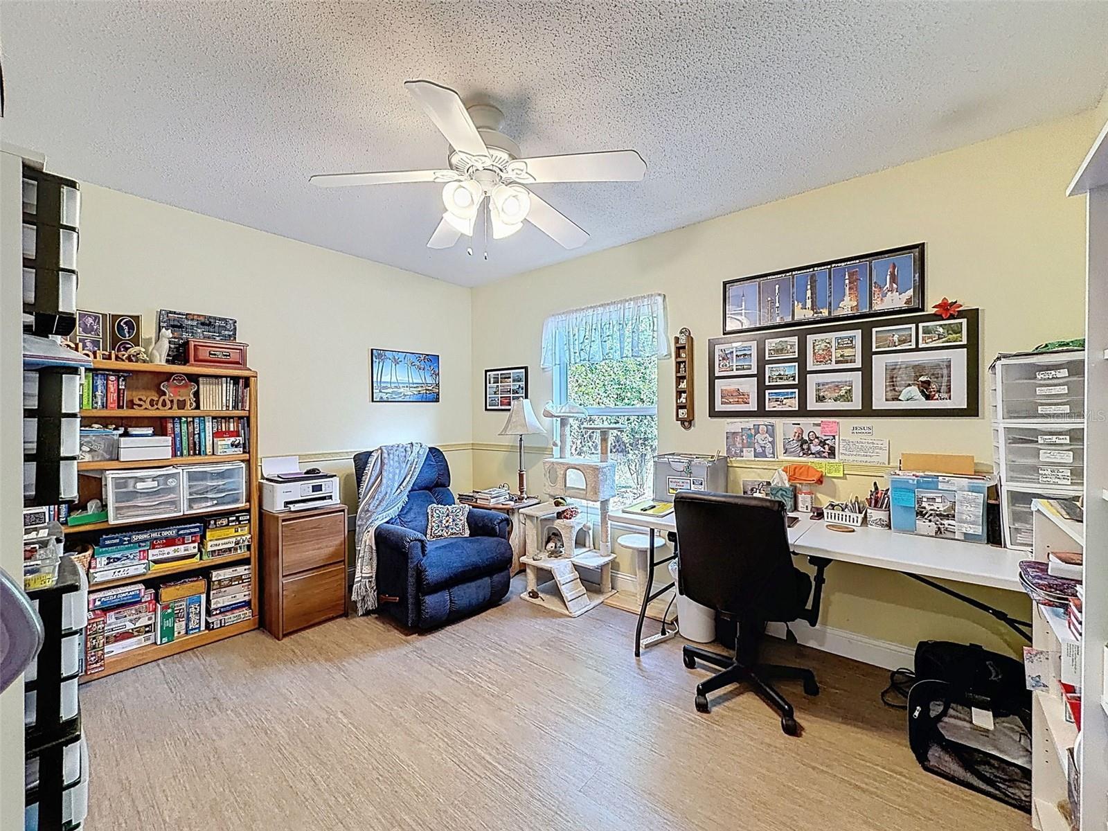 Listing photo id 21 for 2370 Bonkirk Avenue